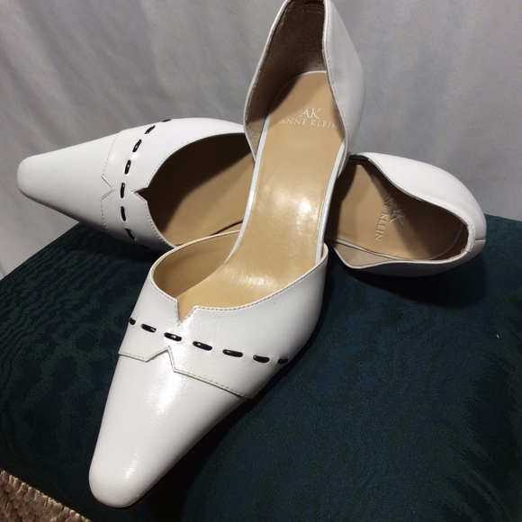 SALE! - Anne Klein White Leather Heels - Picture 1 of 3